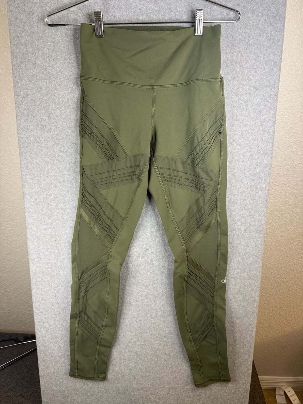 Alo Yoga High-Waist Moto Legging Olive Green S